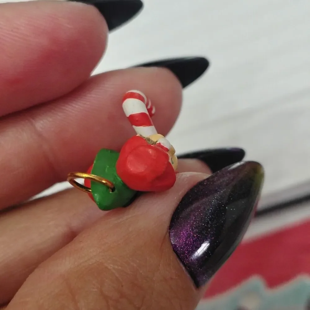 VTG Hallmark Candy Cane Elf 1988 Miniature-Elf Loves His Candy Canes Ornament